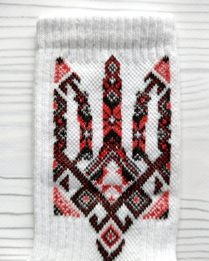 Шкарпетки жіночі «Тризуб-вишиванка» (червоно-чорні), високі, білі
